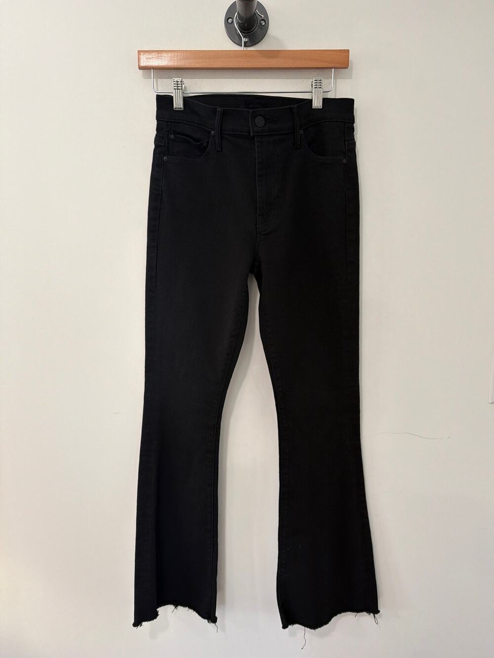 MOTHER The Weekender Fray Jean in Lasting Impression Black Size 27